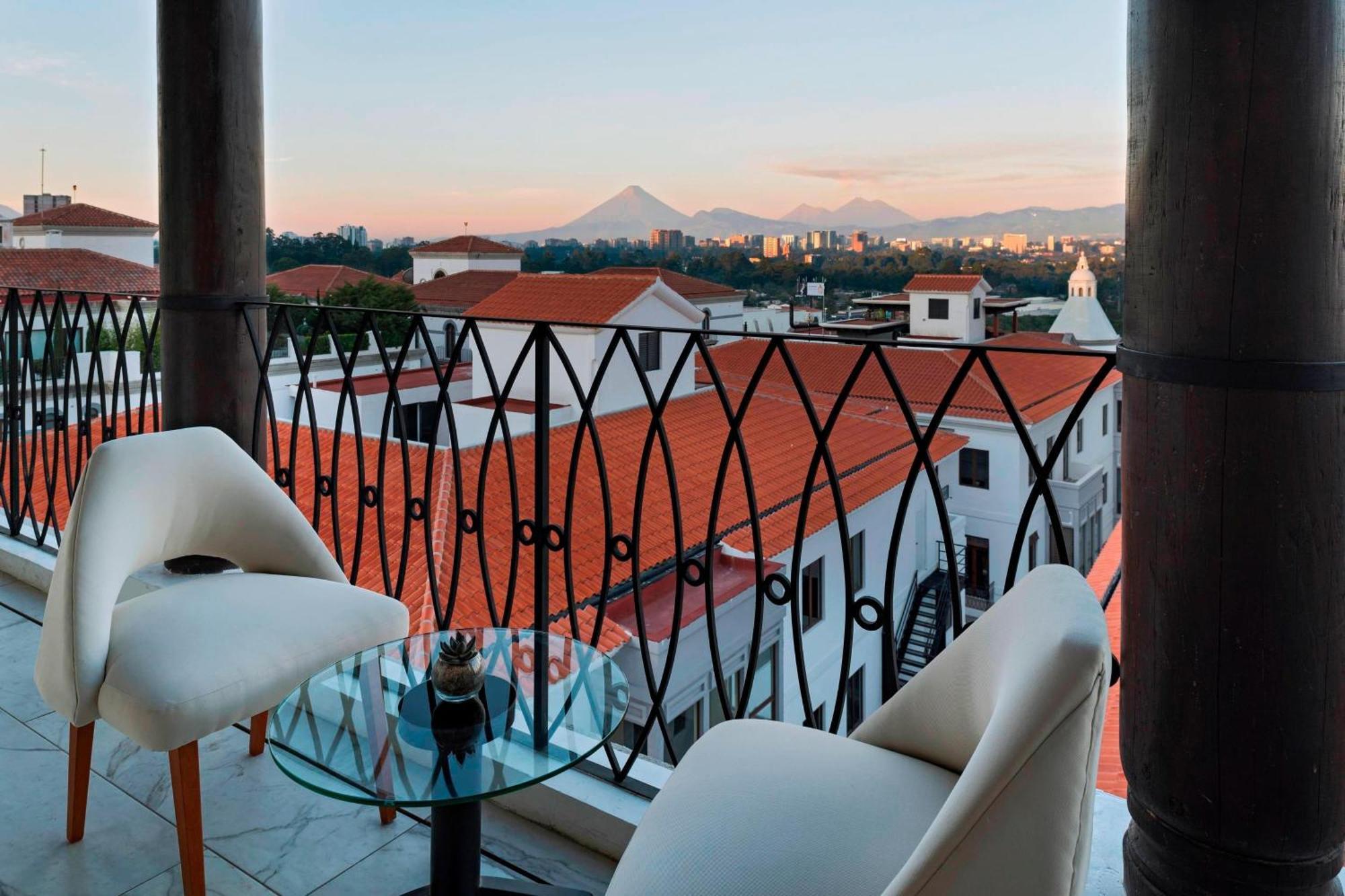 Ac Hotels By Marriott Гватемала Экстерьер фото