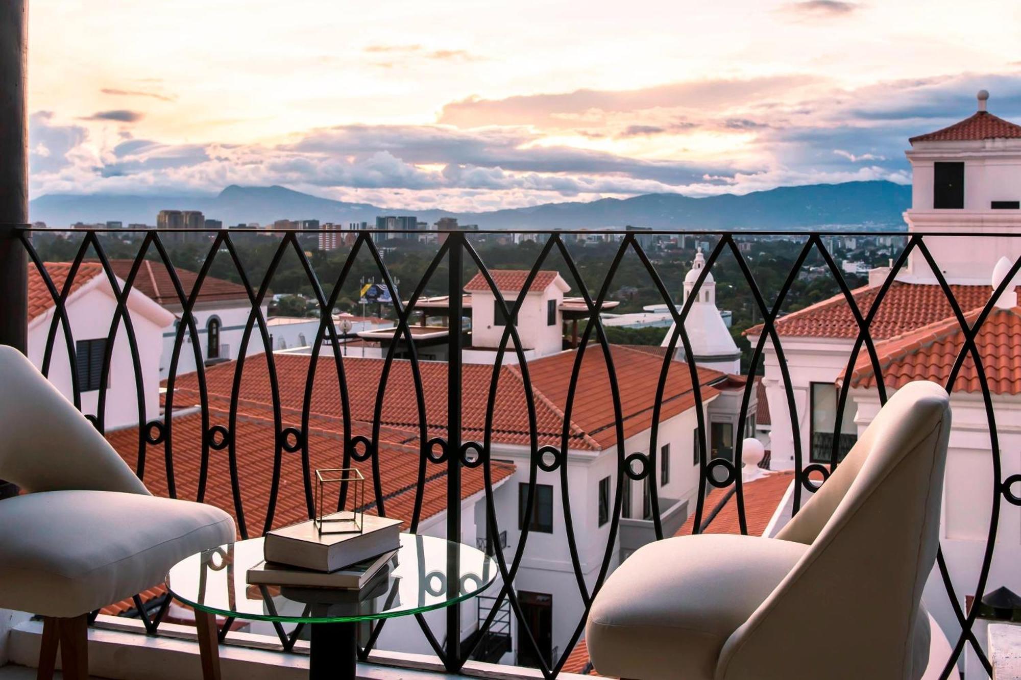 Ac Hotels By Marriott Гватемала Экстерьер фото